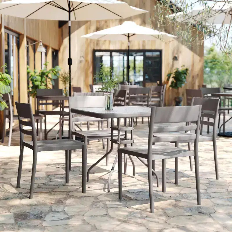 Lot de 2 chaises de patio empilables intérieur-extérieur avec dossier à lattes, chaise commerciale en résine tout temps