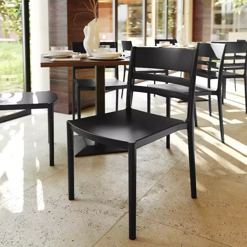 Lot de 2 chaises de patio empilables intérieur-extérieur avec dossier à lattes, chaise commerciale en résine tout temps