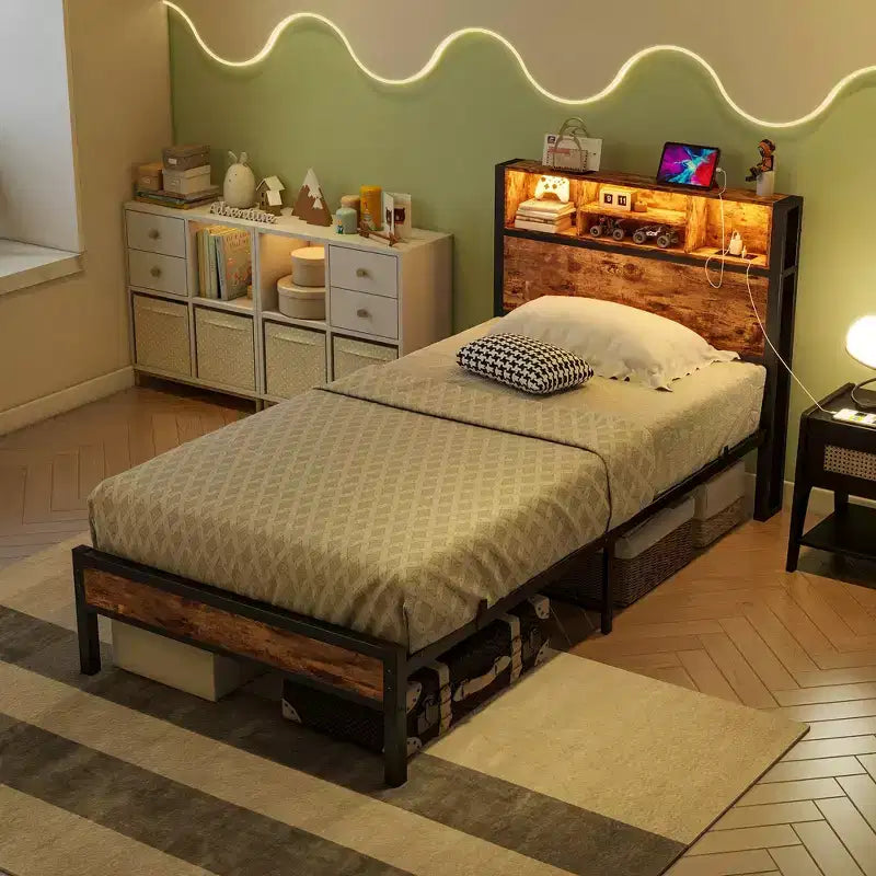 Cadre de lit plateforme moderne en métal, taille double, avec tête de lit de rangement, station de recharge et lumières LED