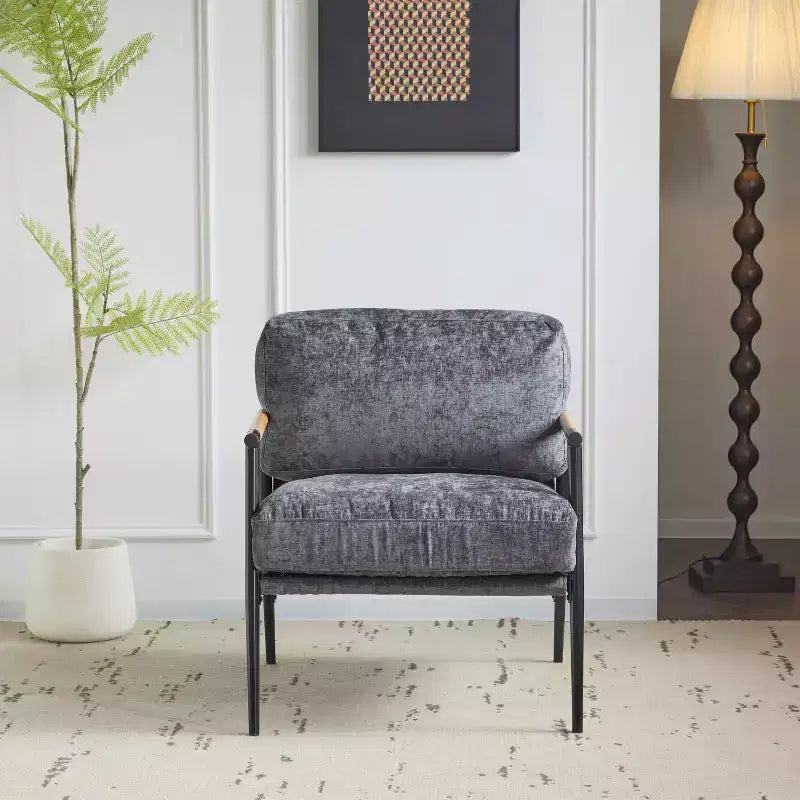 Fauteuil moderne, coussins moelleux, structure métallique minimaliste, accoudoirs en bois, salon, chambre, bureau